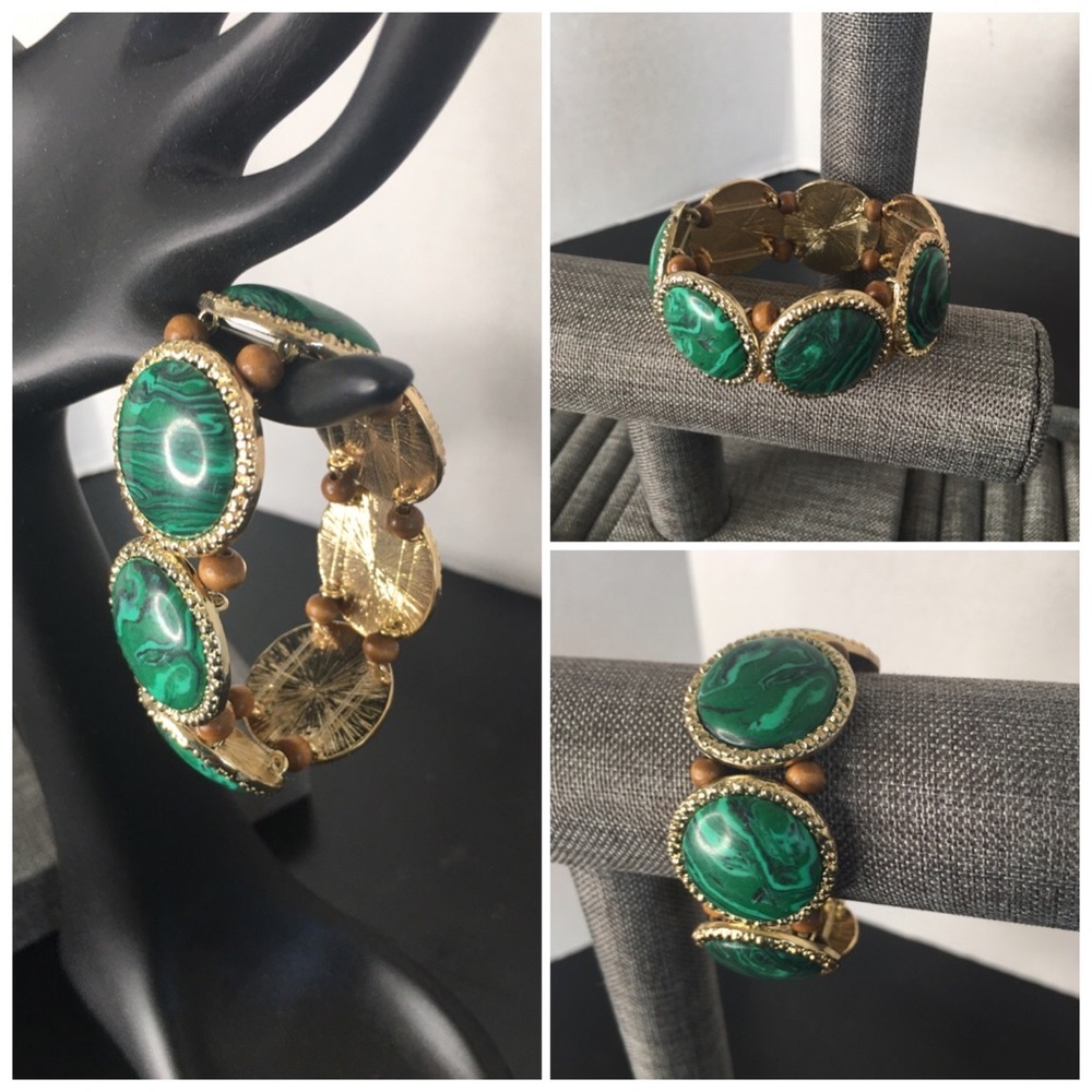 👛👜3/$15🌟 Green n Gold Stretches Bracelet
